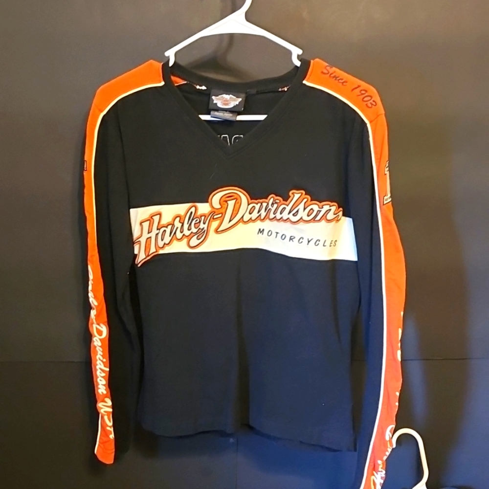 (59) Women's Harley-Davidson (3) shirt set. size medium.